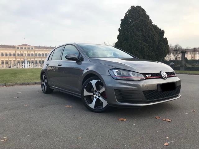 Volkswagen Golf GTI 2.0 TSI DSG 220CV