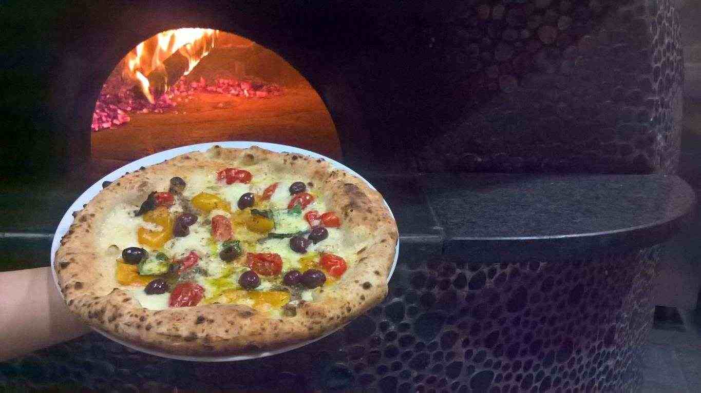 pizzaiolo full time napoli