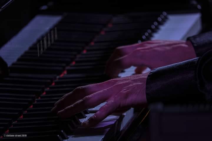Lezioni di pianoforte online Skype,Zoom,Whatsapp,Messenger,ecc.