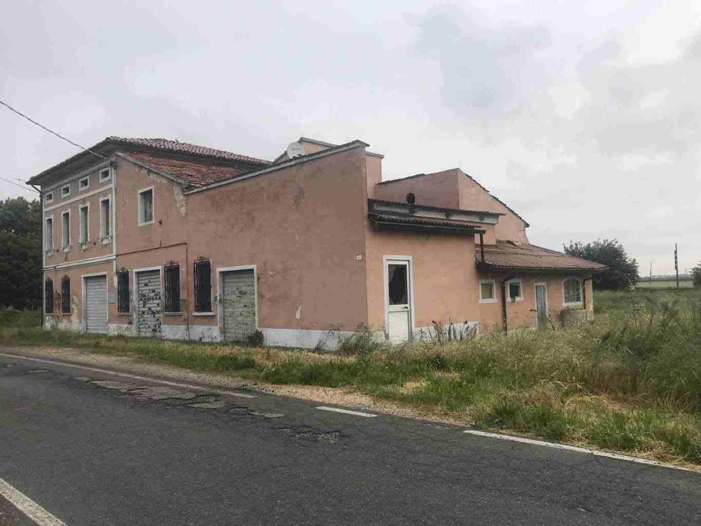 CASA INDIPENDENTE CON TERRENO