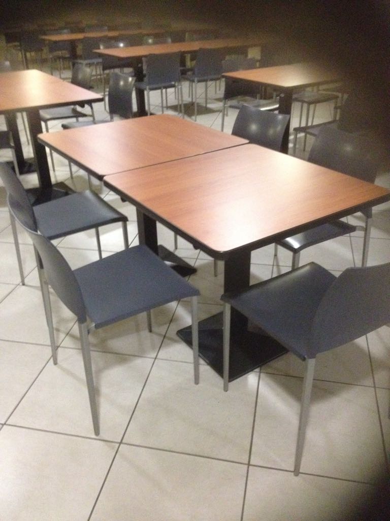 Tavoli e sedie ristorante