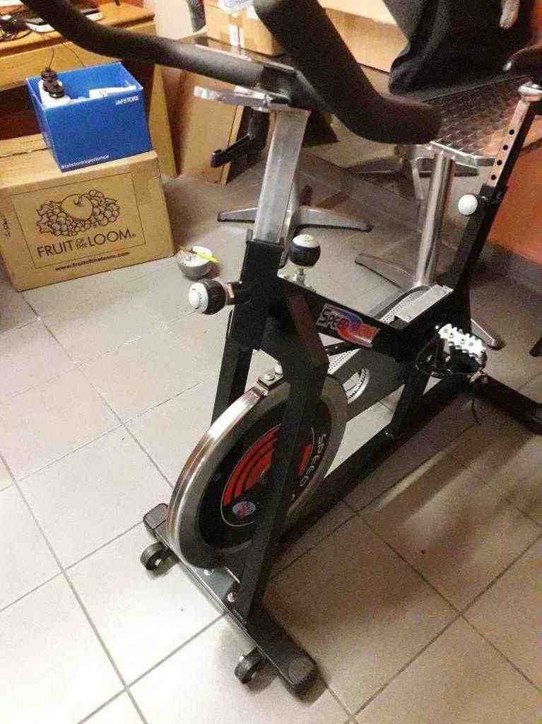Bicicletta spinning home fitness