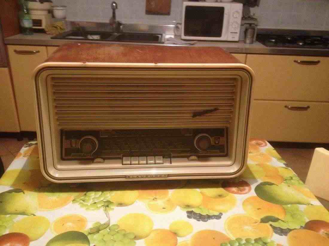 Radio antica a valvole marca Blaupunkt mod.Sultan 