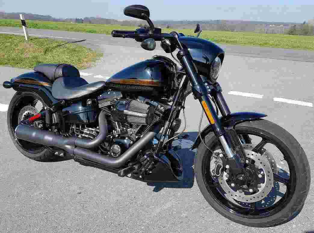 Harley-Davidson FXSE CVO Pro Street Breakout