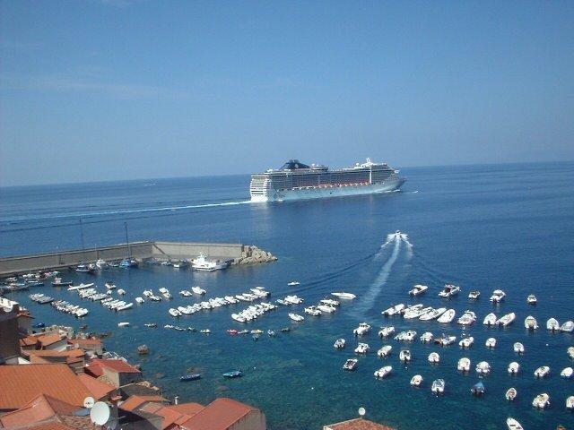 b&ampb mare scilla chianalea 