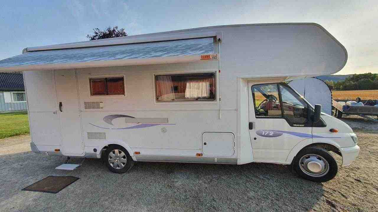 Vendo camper Ford Challenger 172