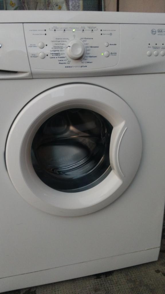 lavatrice Indesit IWSC51051 1000giri