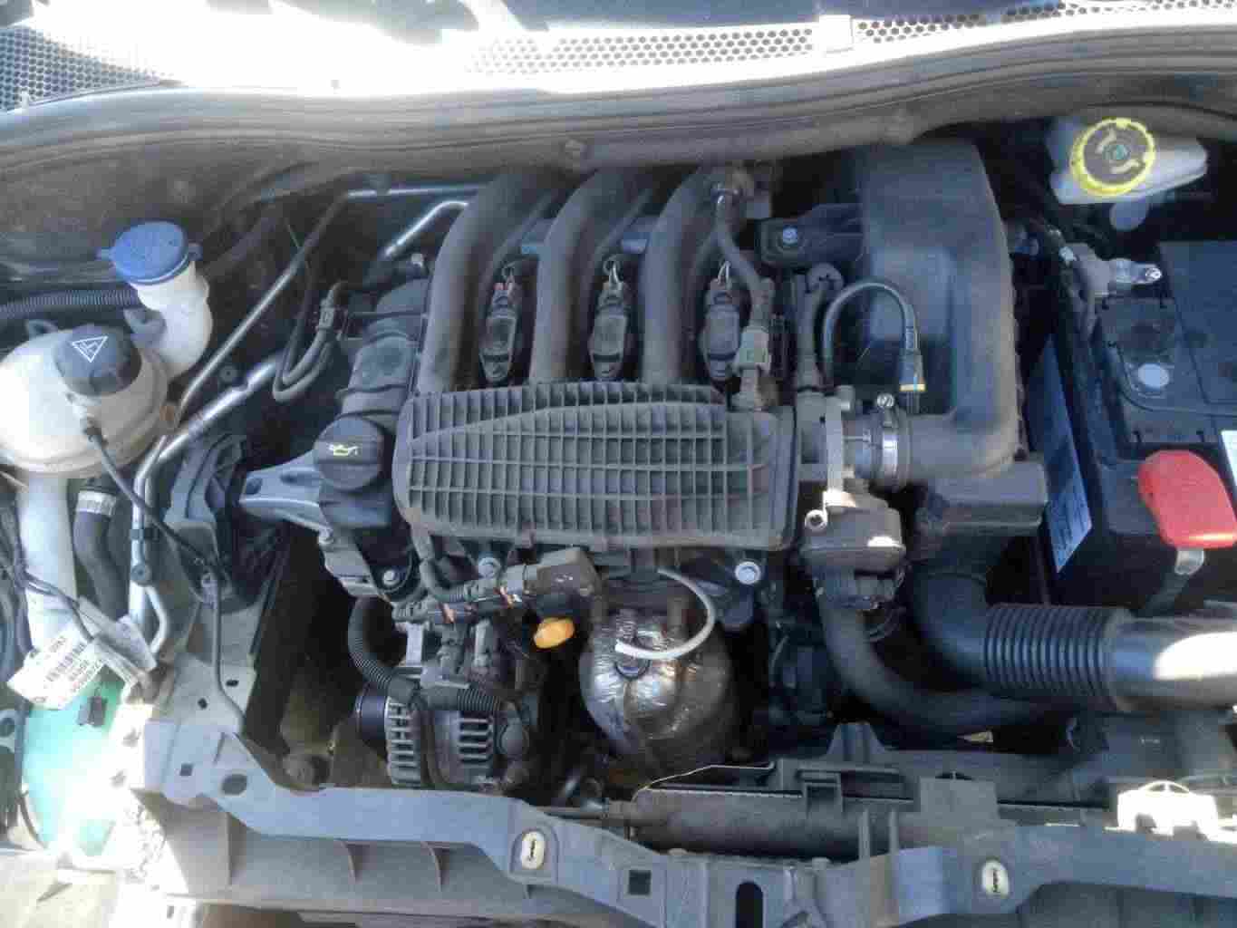 Motore Peugeot 208 1200 benzina HM01
