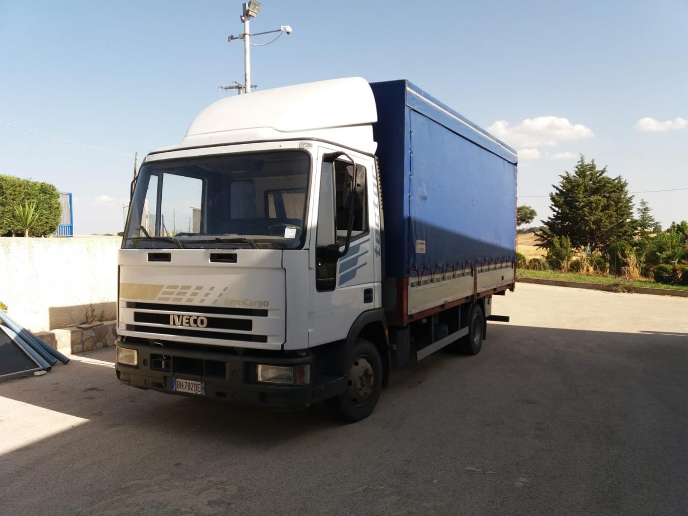 Iveco Euro Cargo 75 E con Sponda Idraulica