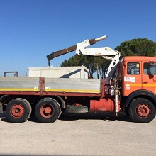 Vendesi autocarro Mercedes Benz 1625