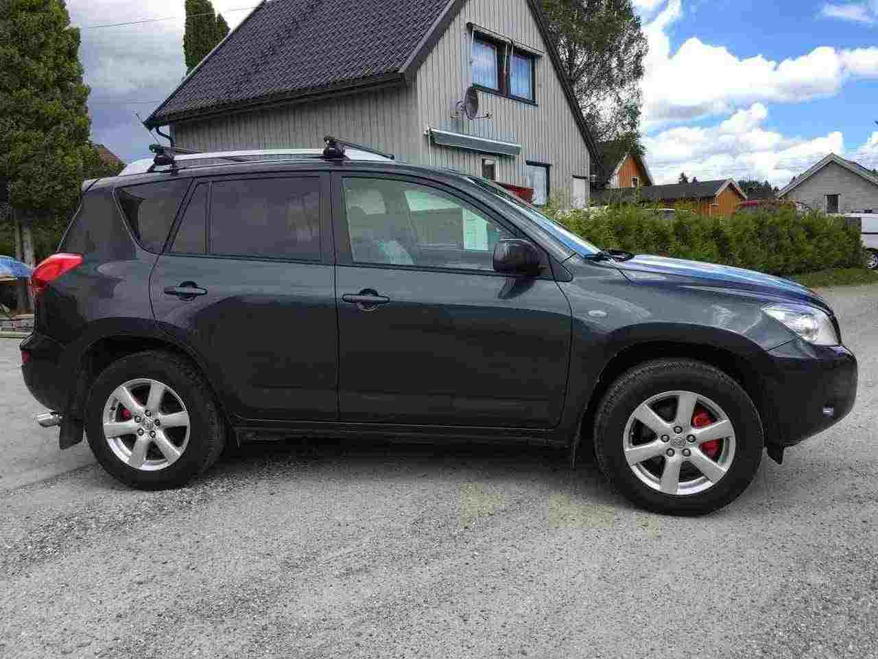 bella toyota modelo rav4