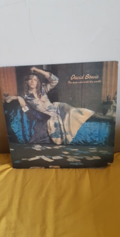 Disco LP David Bowie the man who sold the world RALP 0132 RYKO ANALOGUE 1990 2 dischi