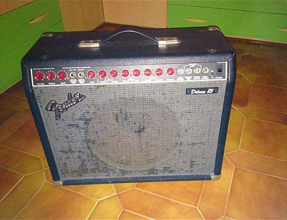 Amplificatore per chitarra Fender Deluxe Reverb 85