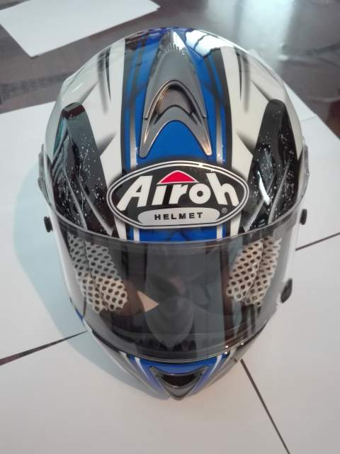 casco integrale taglia M MARCA AIROH