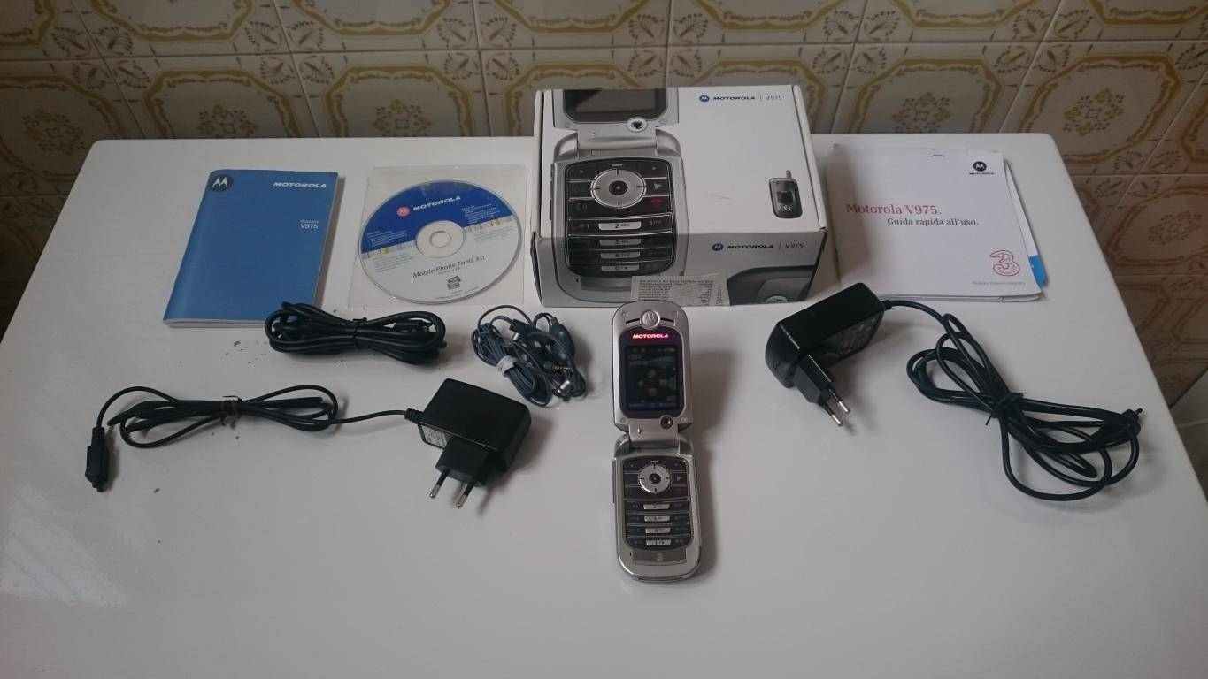 CELLULARE MOTOROLA V975