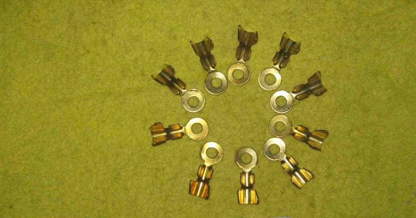 Capi corda in ottone con foro 05 
