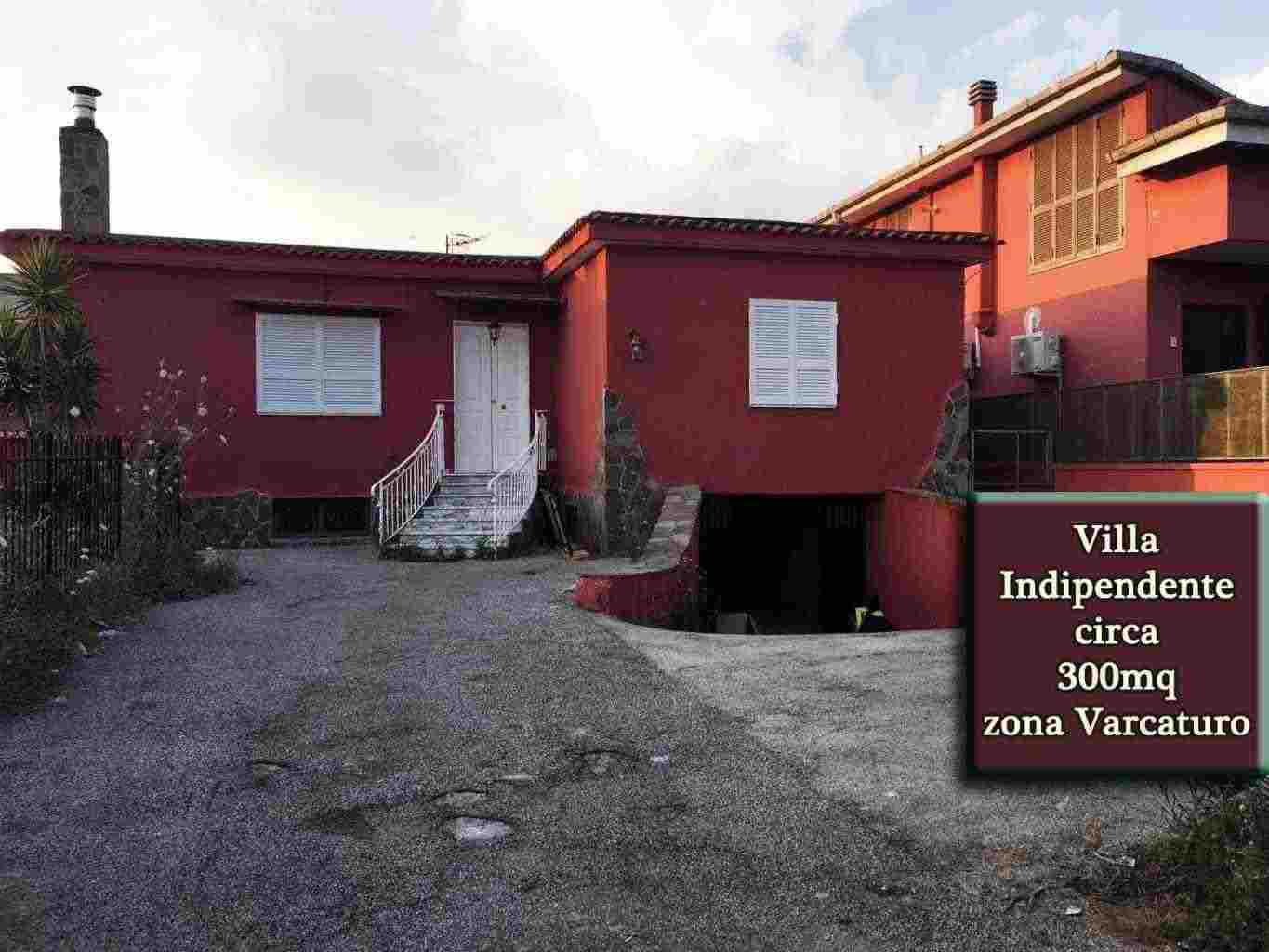 Villa indipendente circa 300mq zona Varcaturo 