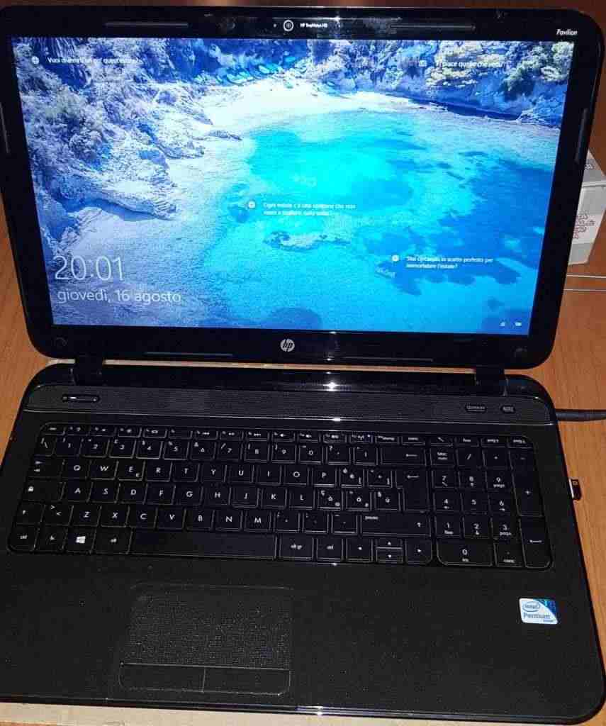 Notebook Sleekbook HP Pavilion 15.6" con SSD