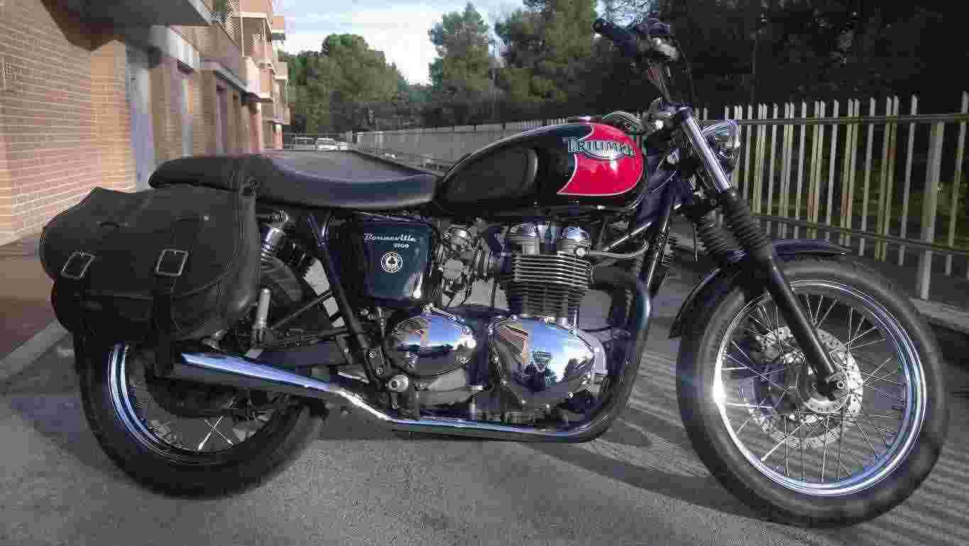 Triumph Bonneville 900 T100