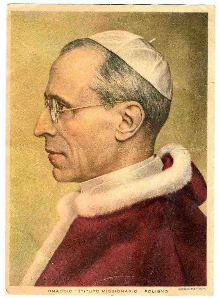 Fotografia ritratto del Papa Pio XII - Istituto Opere Missionarie di Foligno 
