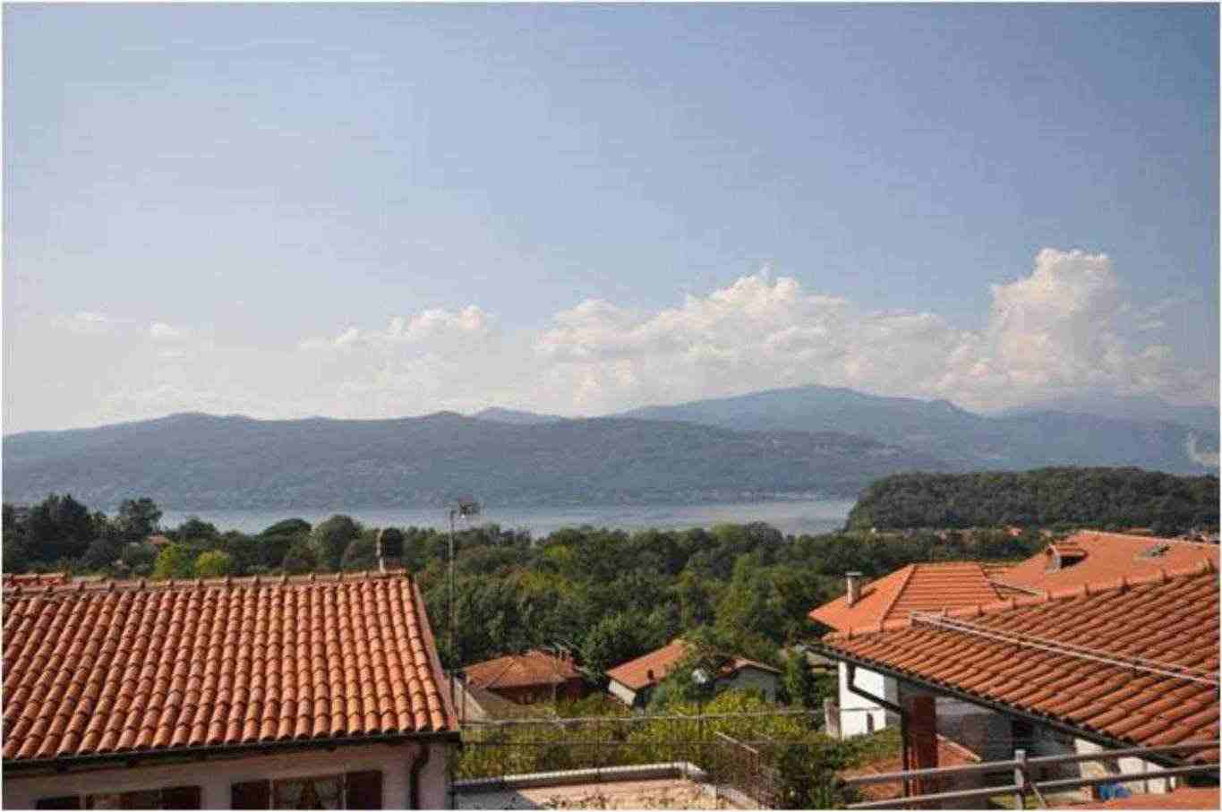 Porzione casa con vista lago