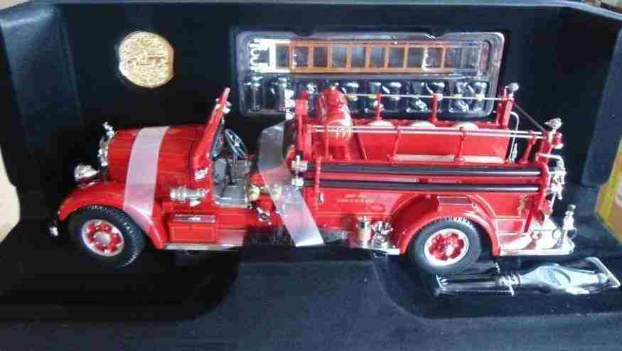 1/24 1935 MACK TYPE 75BX ,Camion Pompieri 