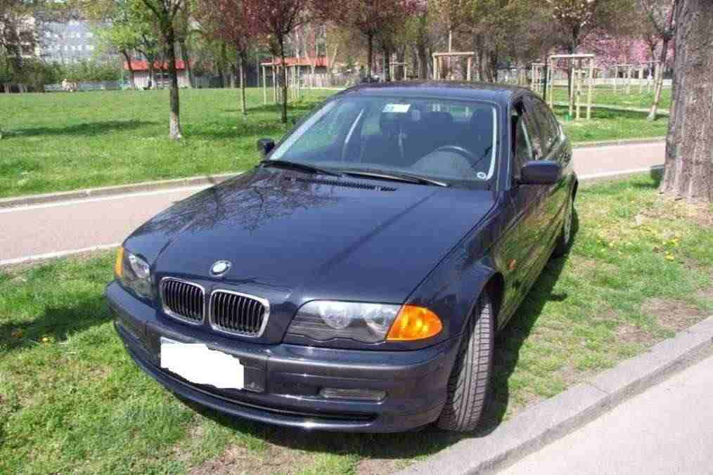 Vendesi BMW 320i 24v 4 porte