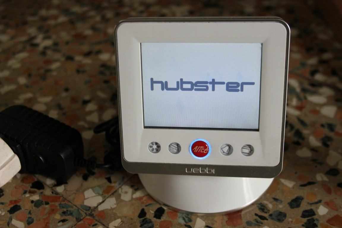 Hubster Uebbi webby U&ampB WiFi Ethernet sveglia meteo temperatura radio modded