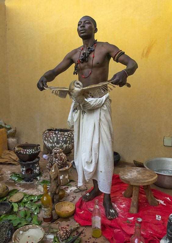 Traditioneller afrikanischer/haitianischer Heiler