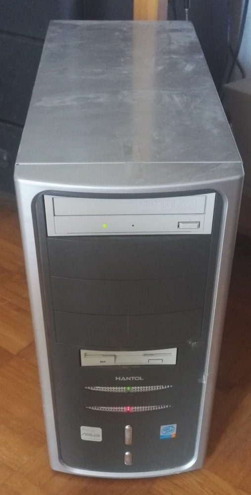 PC Desktop dual core Intel E6700, 4 GB Ram, 2gb VRam, Win 8.1