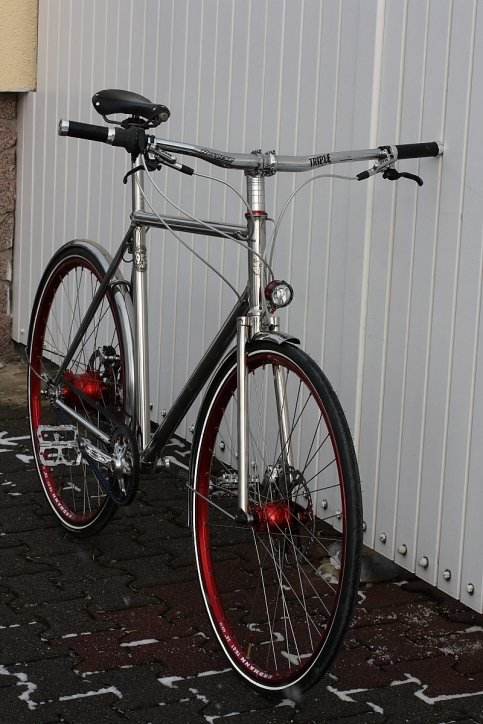 Bicicletta Trekking con telaio in acciaio inox lucido e Gates Carbon Nuovo