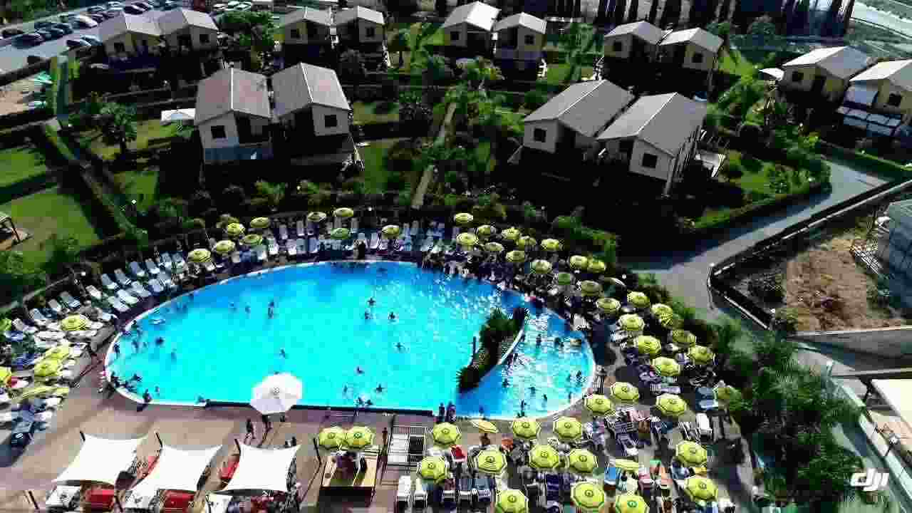 Imperia resort trilocale con piscina