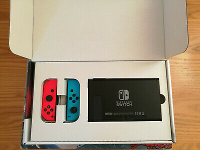 console Nintendo Switch completa in scatola