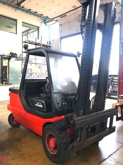 CARRELLO ELEVATORE LINDE E48P