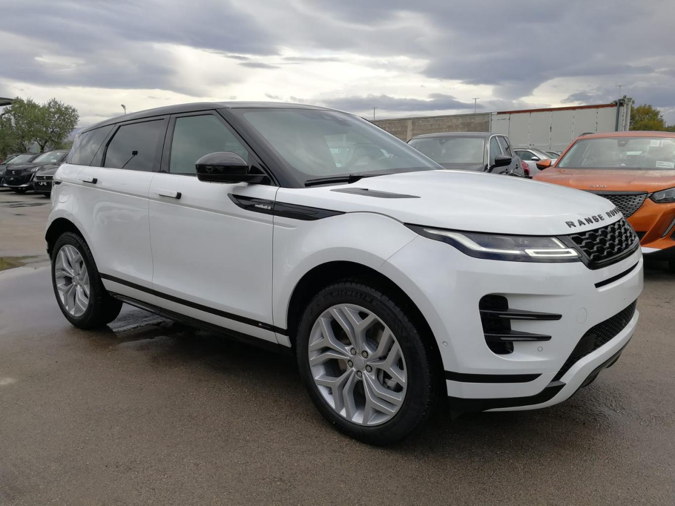 LAND ROVER EVOQUE R- DYNAMIC 2.0 CC 180 CV.